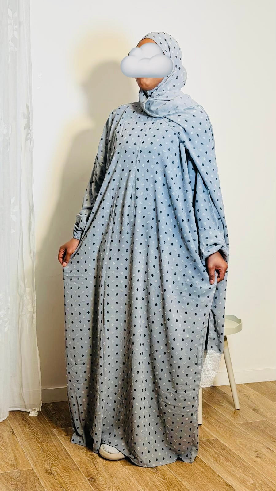 Robe de prière gris à pois