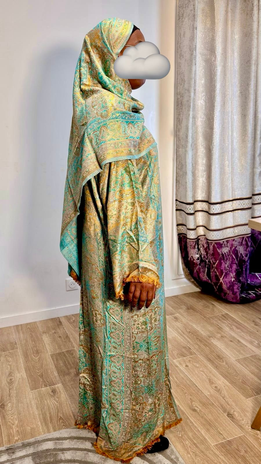 Abaya Pashmina Himalaya, détail du tombé et de la matière pashmina.