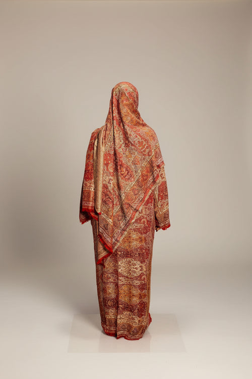 Abaya pashmina Al Wafa rouge avec foulard assorti – vue de dos