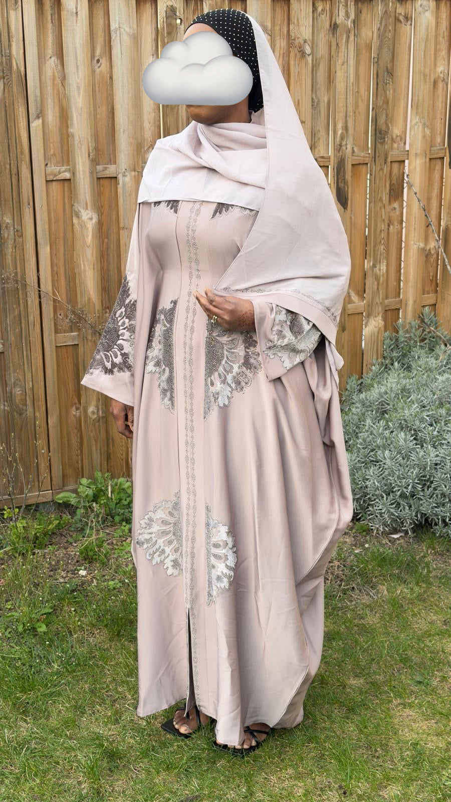 Abaya Amina