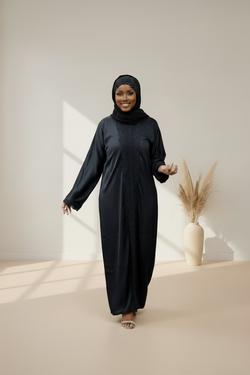 Abaya femme Anissa noire – coupe fluide