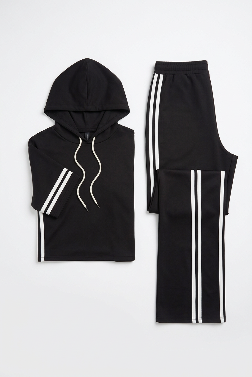 Ensemble Safiya noir à bandes blanches – hoodie court et pantalon large à plat