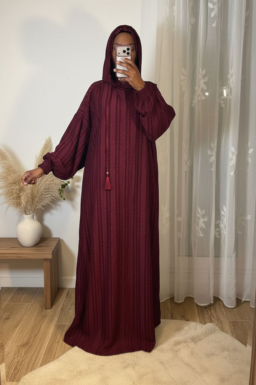 Robe de prière Nour coloris bordeaux - vue de face
