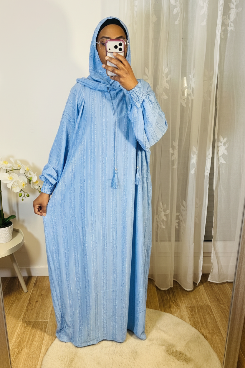 Shop by Lyah – Robe de prière Nour – Bleu / Noir / Rouge Bordeaux – Vue de face