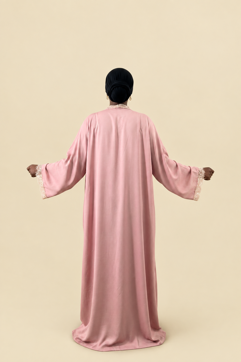 Abaya Amalya rose poudré à dentelle brodée – tenue modeste élégante